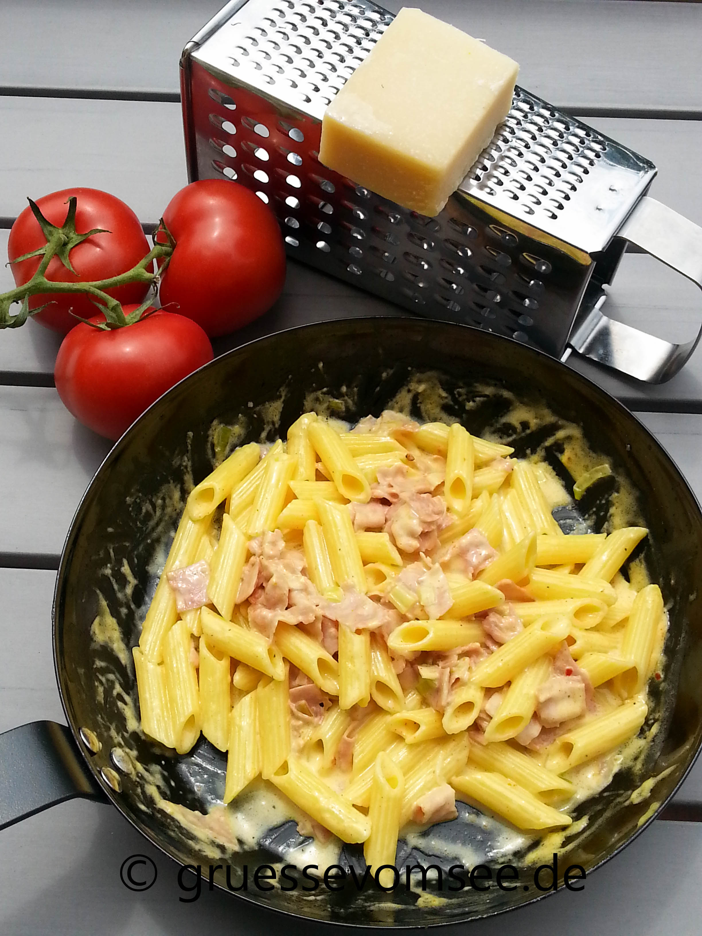 Pasta_Käse_Schinken_Sosse