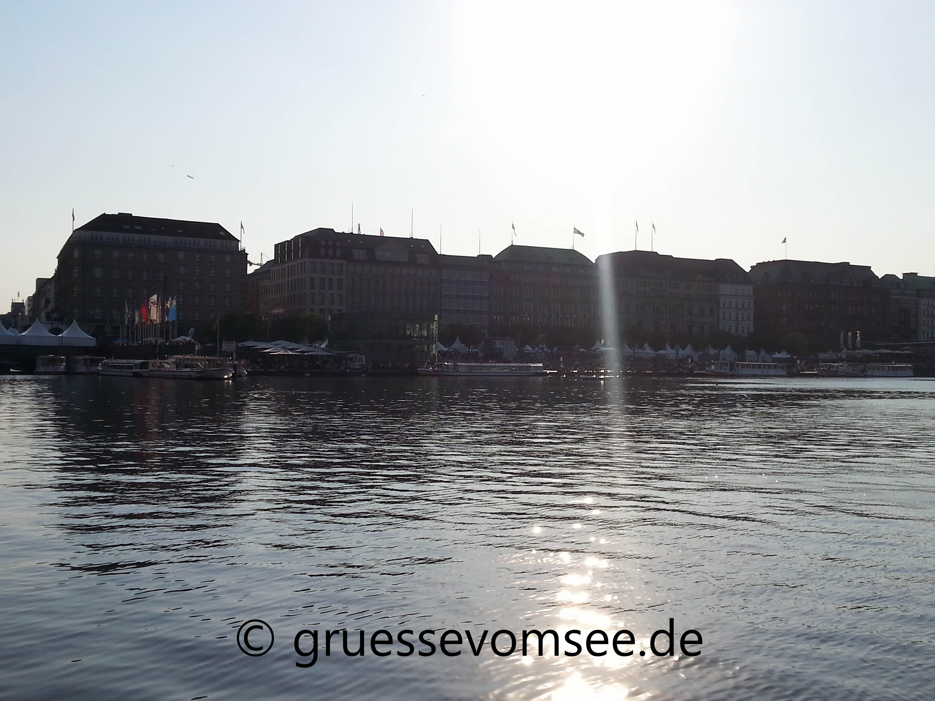 hamburg_Hochzeit_Anna_Jan_Friendsalster_Gruessevomsee