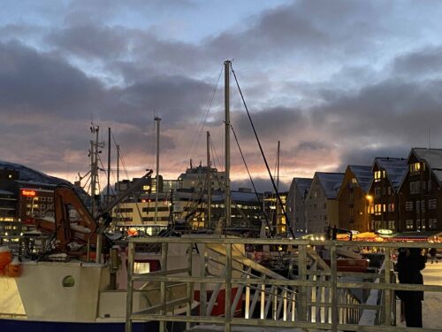 tromsø norwegen innenstadt hafen 