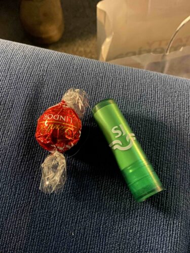 geschenke von der schweidschen bahn im zug von Stockholm nach narvik