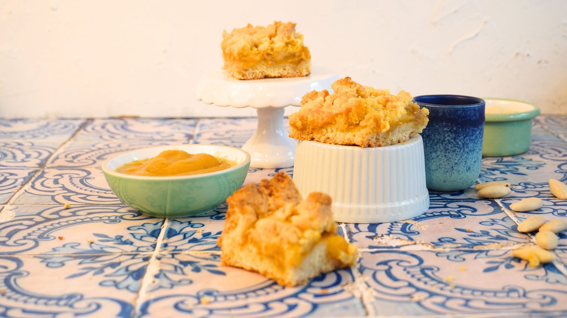 2-glutenfreier-kuchen-mit-apfelmark-mango-streussel 2-glutenfreier-kuchen-mit-apfelmark-mango-streussel