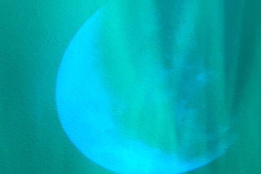 Mond und Nordlicht